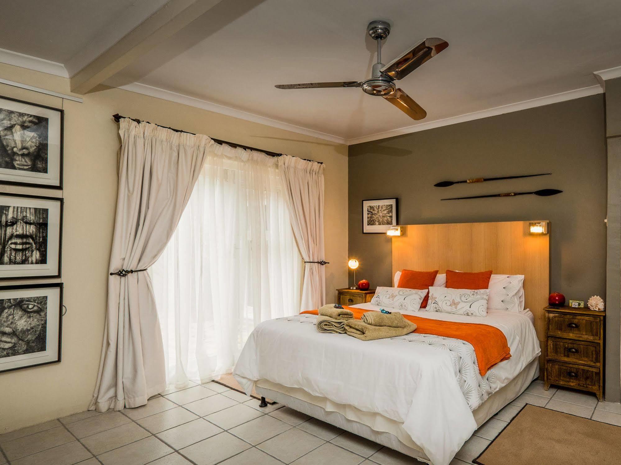 Art Gallery Guest House - Thandekayo Houtbaai Buitenkant foto